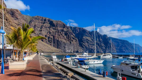 Los Gigantes Marina Promenade